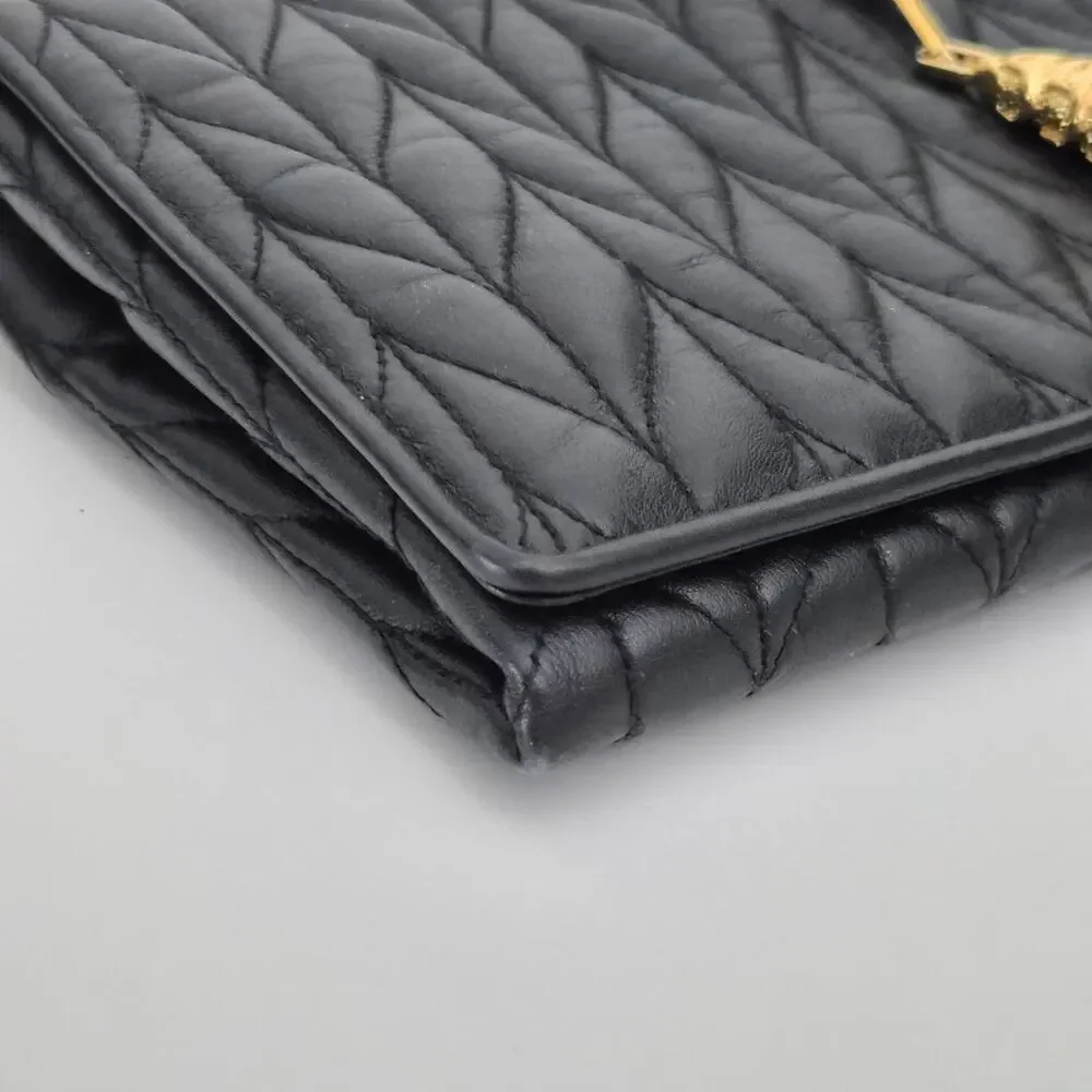 Gucci Vintage Quilted Chevron Leather Lion Charm Crossbody - Picture 10 of 12